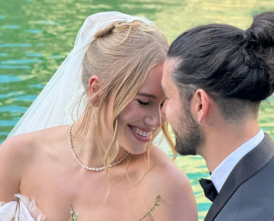 Wedding Couple on Boat for content